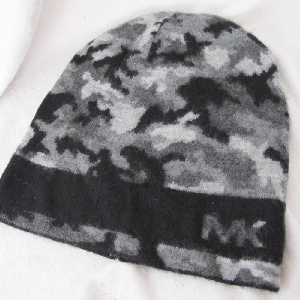 Like New -  Michael Kors Slouch Hat
